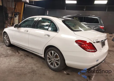 2015 Mercedes-Benz C 300 4Matic/Luxury 4Matic/Sport 4Matic из США, поврежденный, VIN 55SWF4KB1FU012004